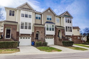 Crescentview Pkwy-003