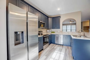 Crescentview Pkwy-013
