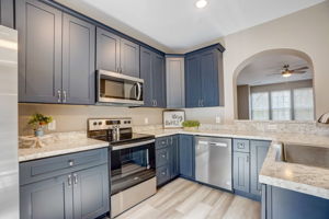 Crescentview Pkwy-016