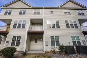 Crescentview Pkwy-043
