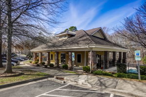 Crescentview Pkwy-046