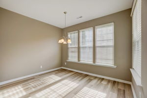 Crescentview Pkwy-010