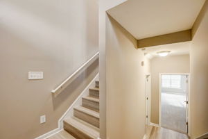 Crescentview Pkwy-006
