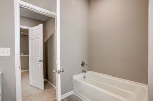 Crescentview Pkwy-038