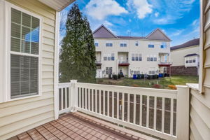 Crescentview Pkwy-041