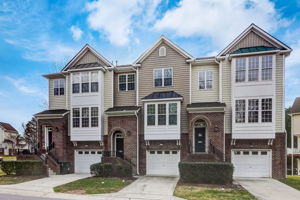 Crescentview Pkwy-001