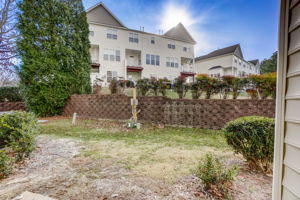 Crescentview Pkwy-042