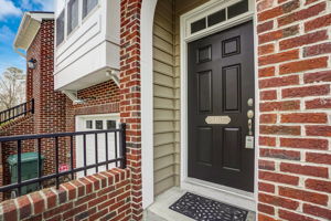 Crescentview Pkwy-004