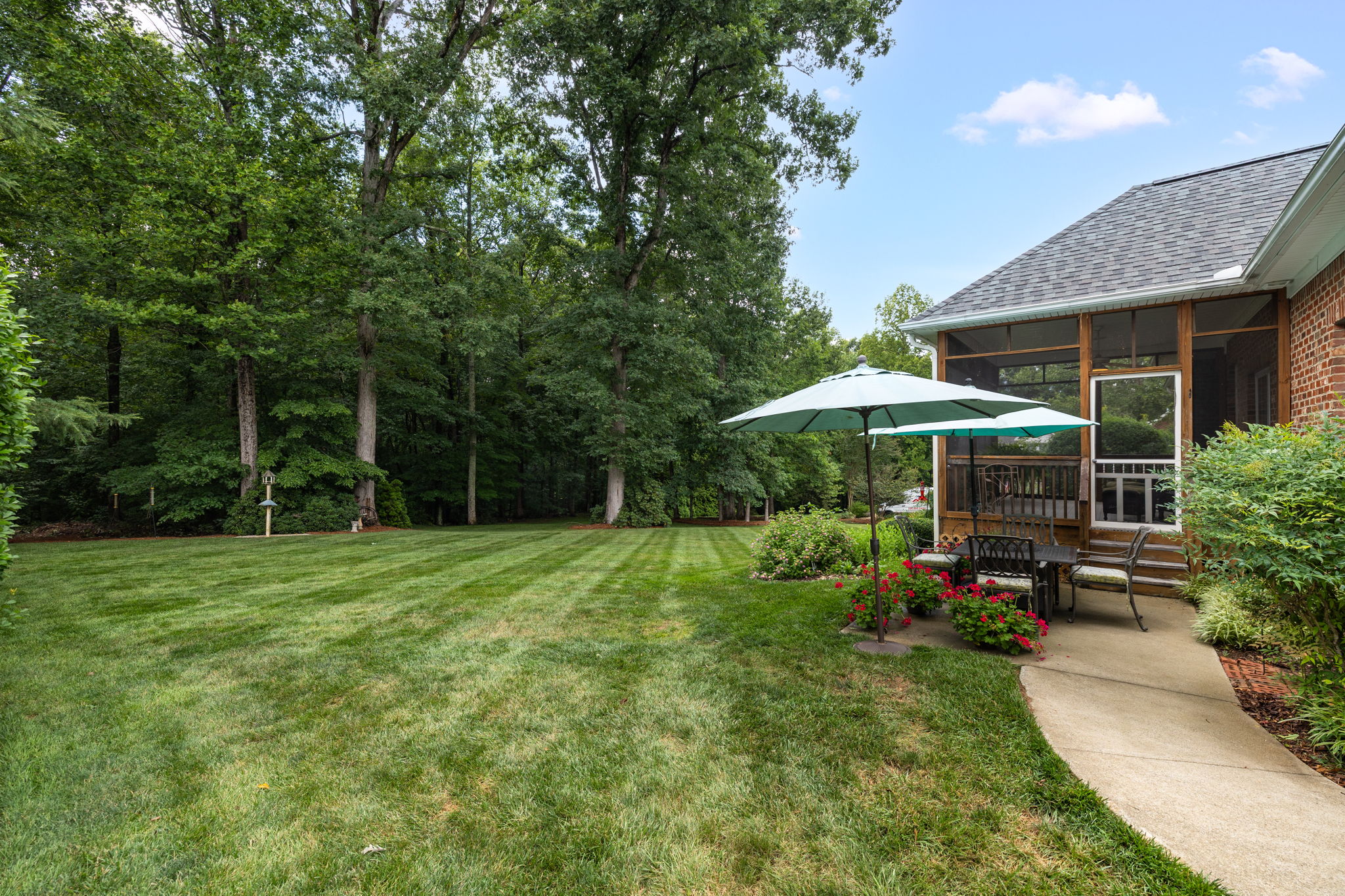 5407 Effieham St-40