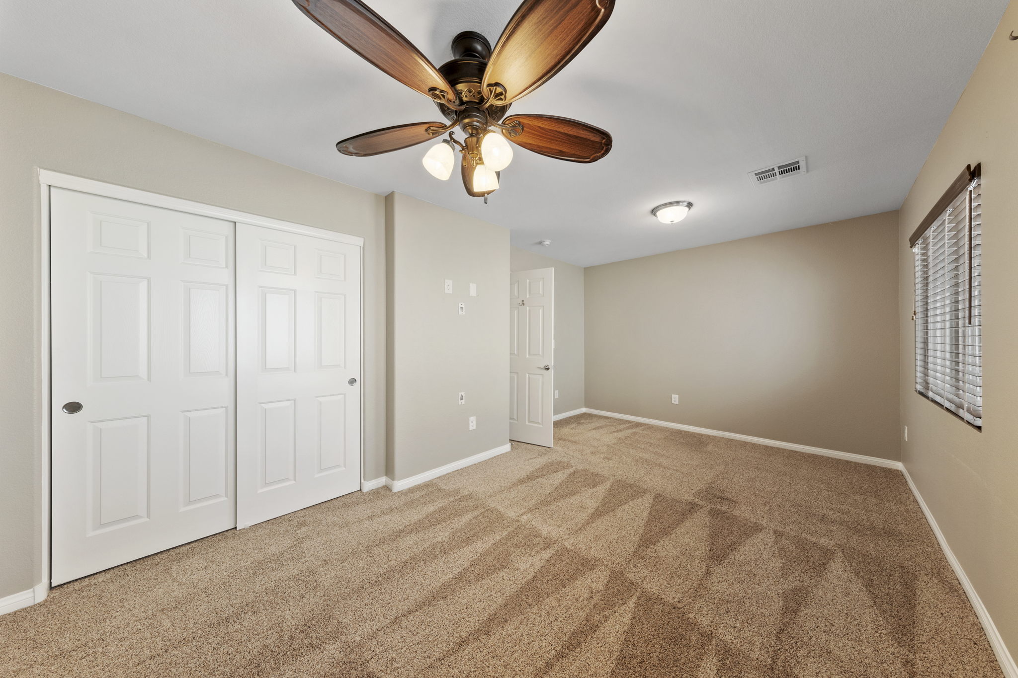 5409 Holding Ave, Las Vegas, NV 89139, USA Photo 30