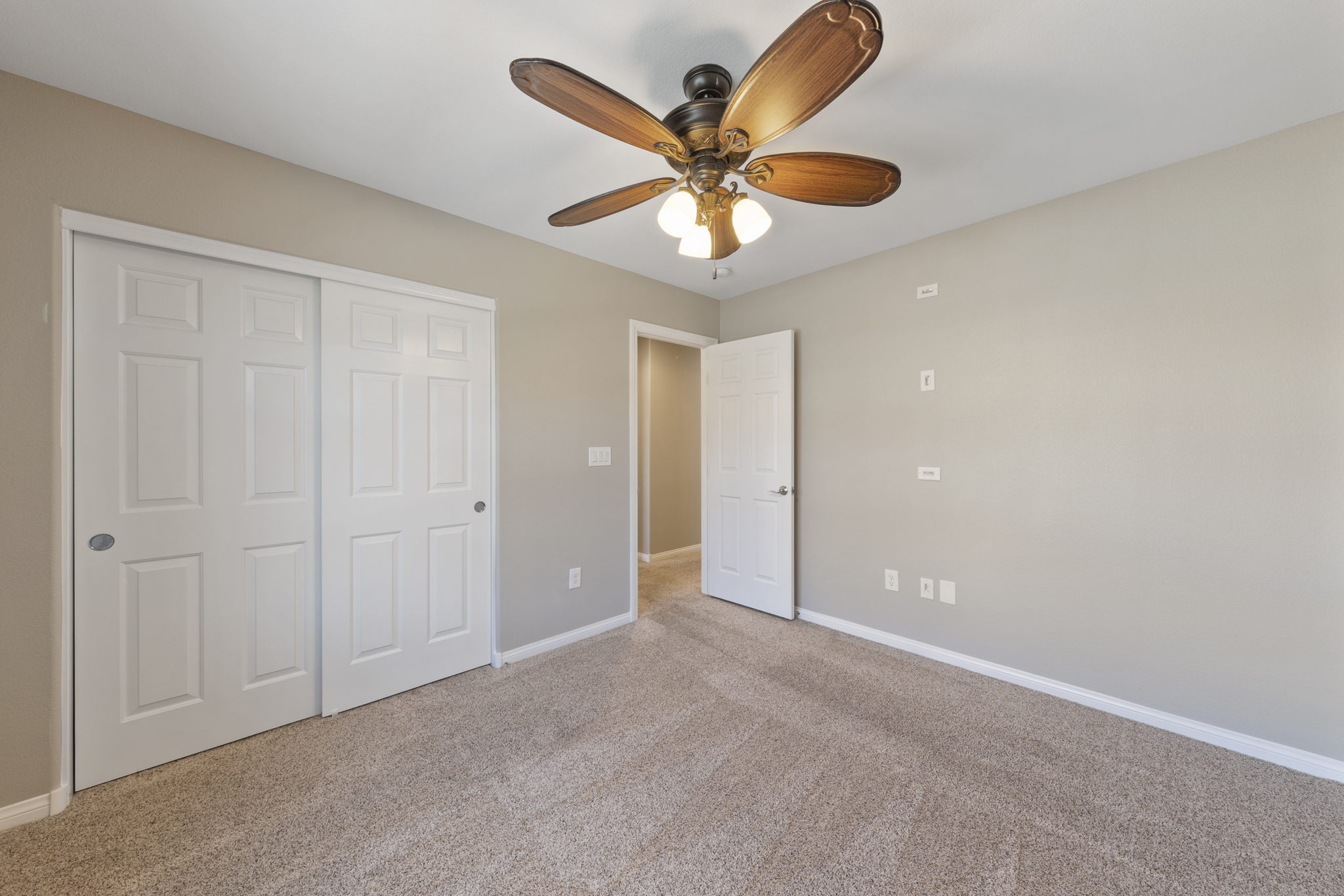 5409 Holding Ave, Las Vegas, NV 89139, USA Photo 34