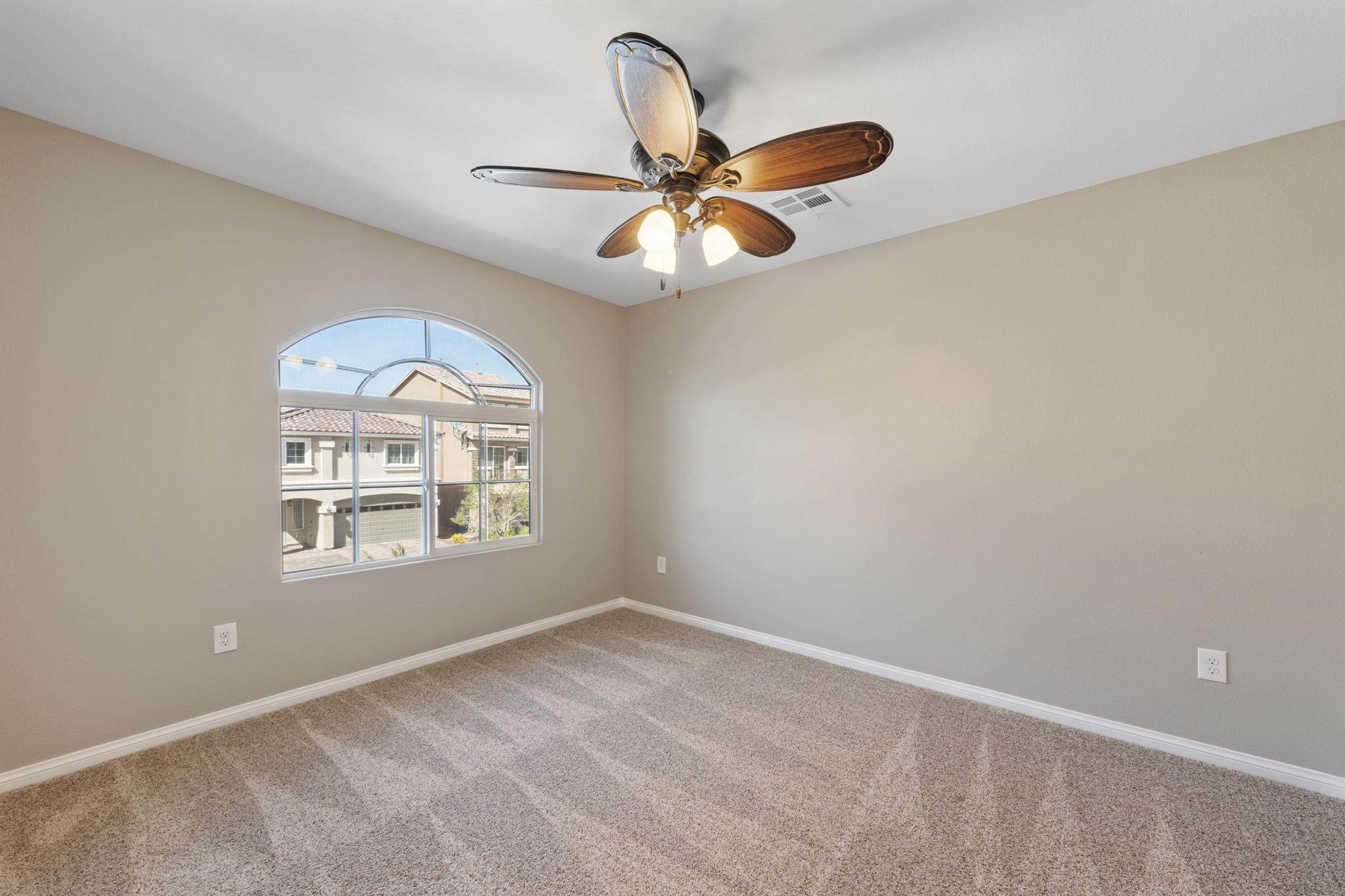 5409 Holding Ave, Las Vegas, NV 89139, USA Photo 31