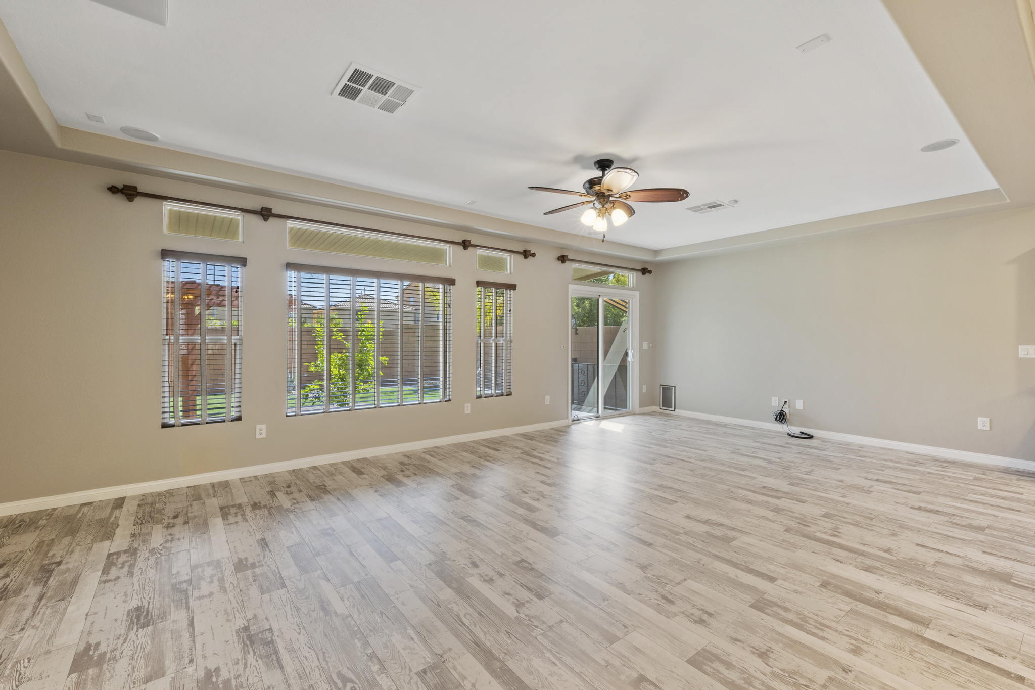 5409 Holding Ave, Las Vegas, NV 89139, USA Photo 9