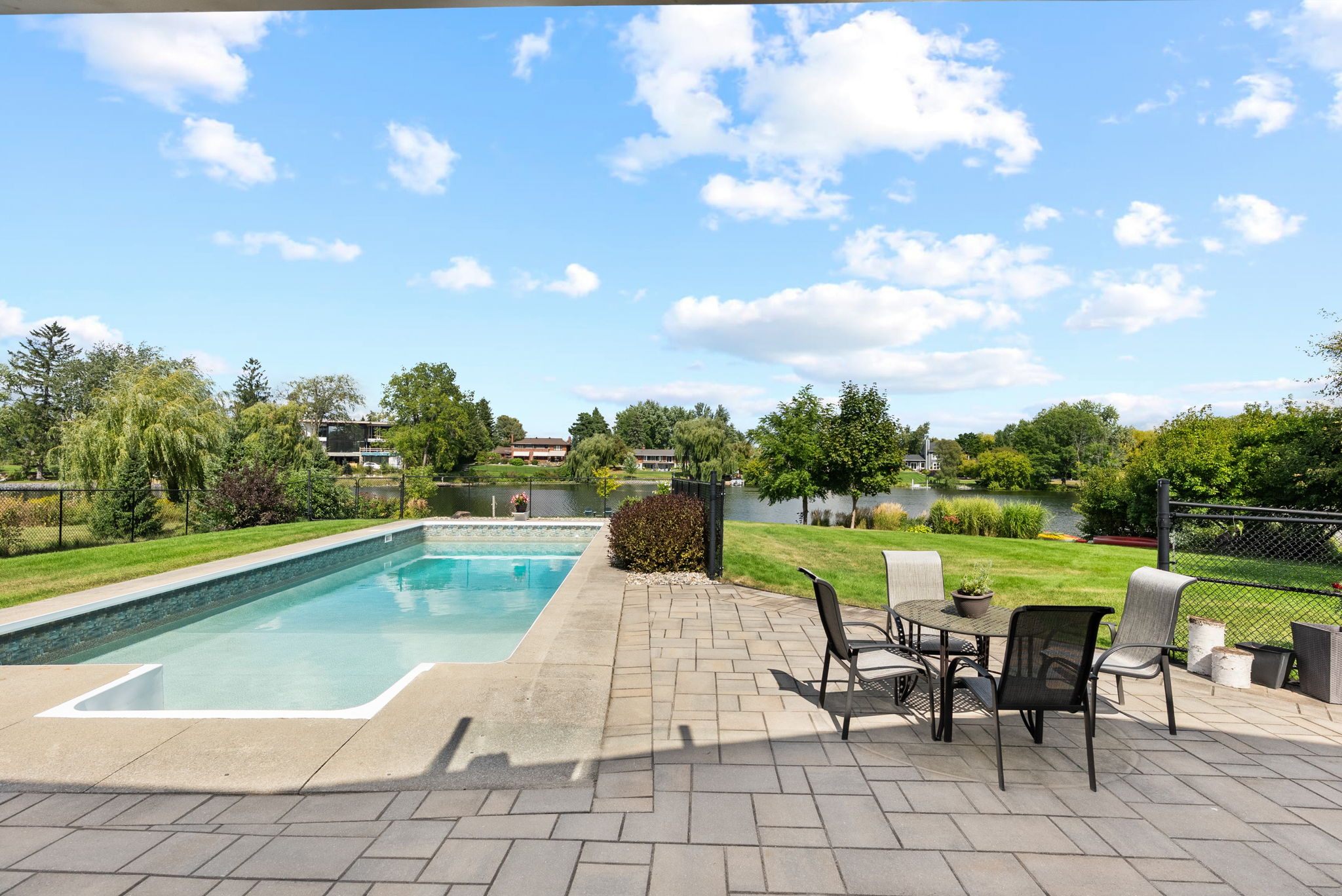  Photo 68