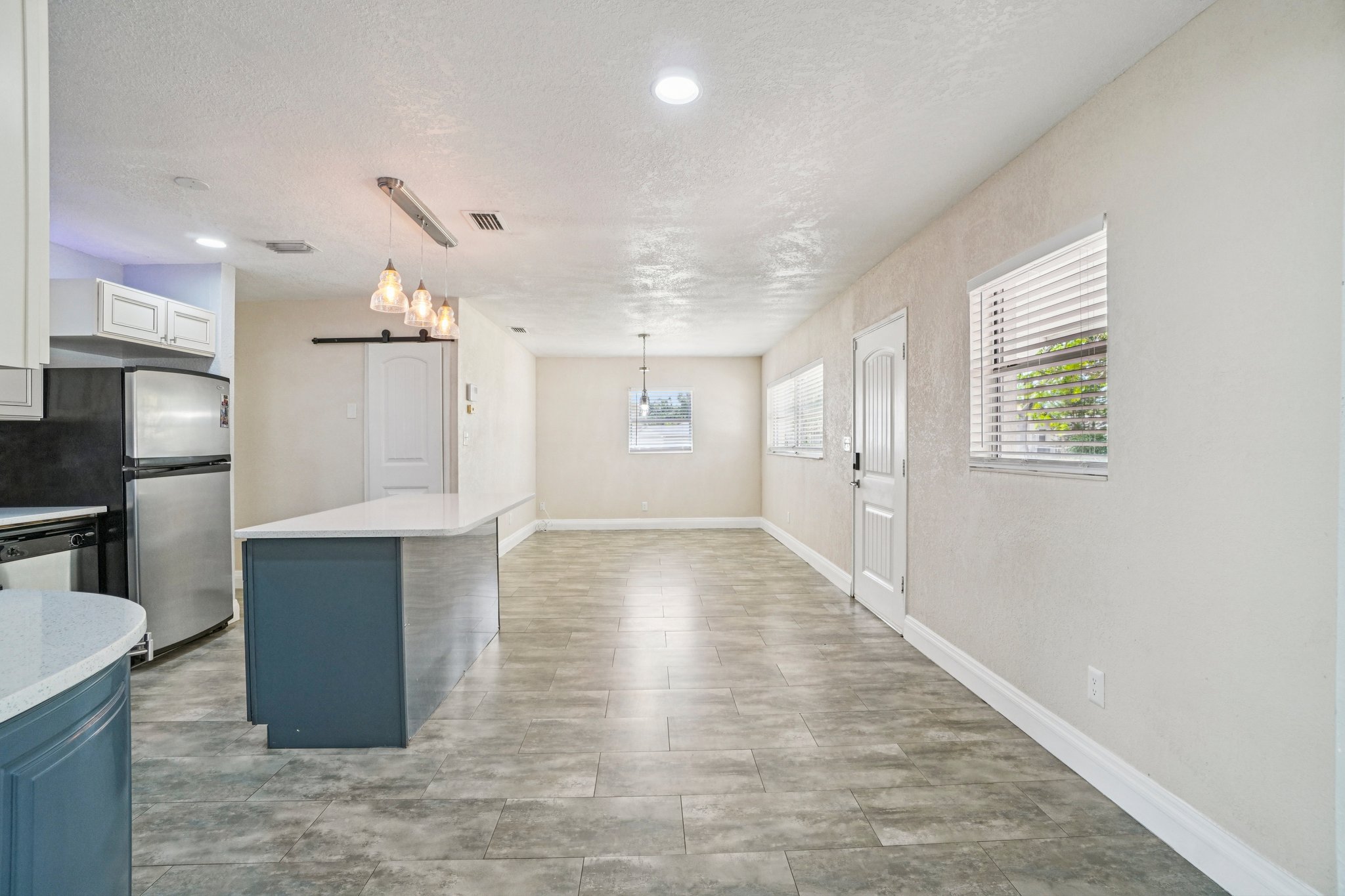 Firefly Ln-S1104-012.jpg