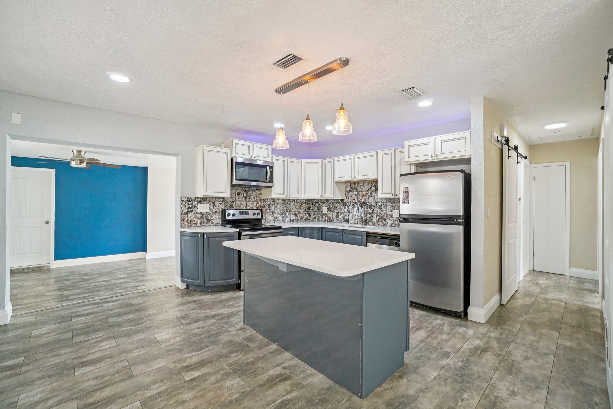 Firefly Ln-S1104-013.jpg