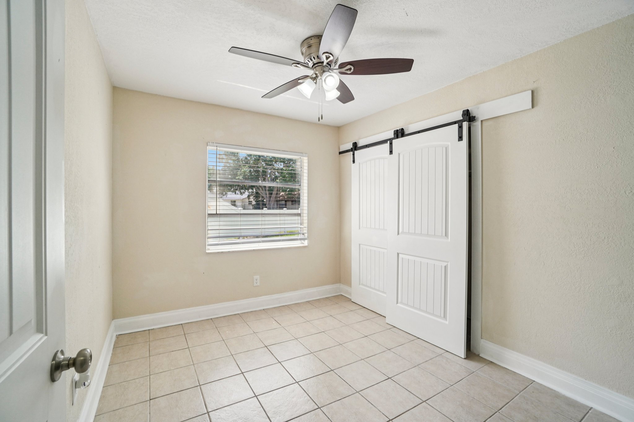 Firefly Ln-S1104-021.jpg