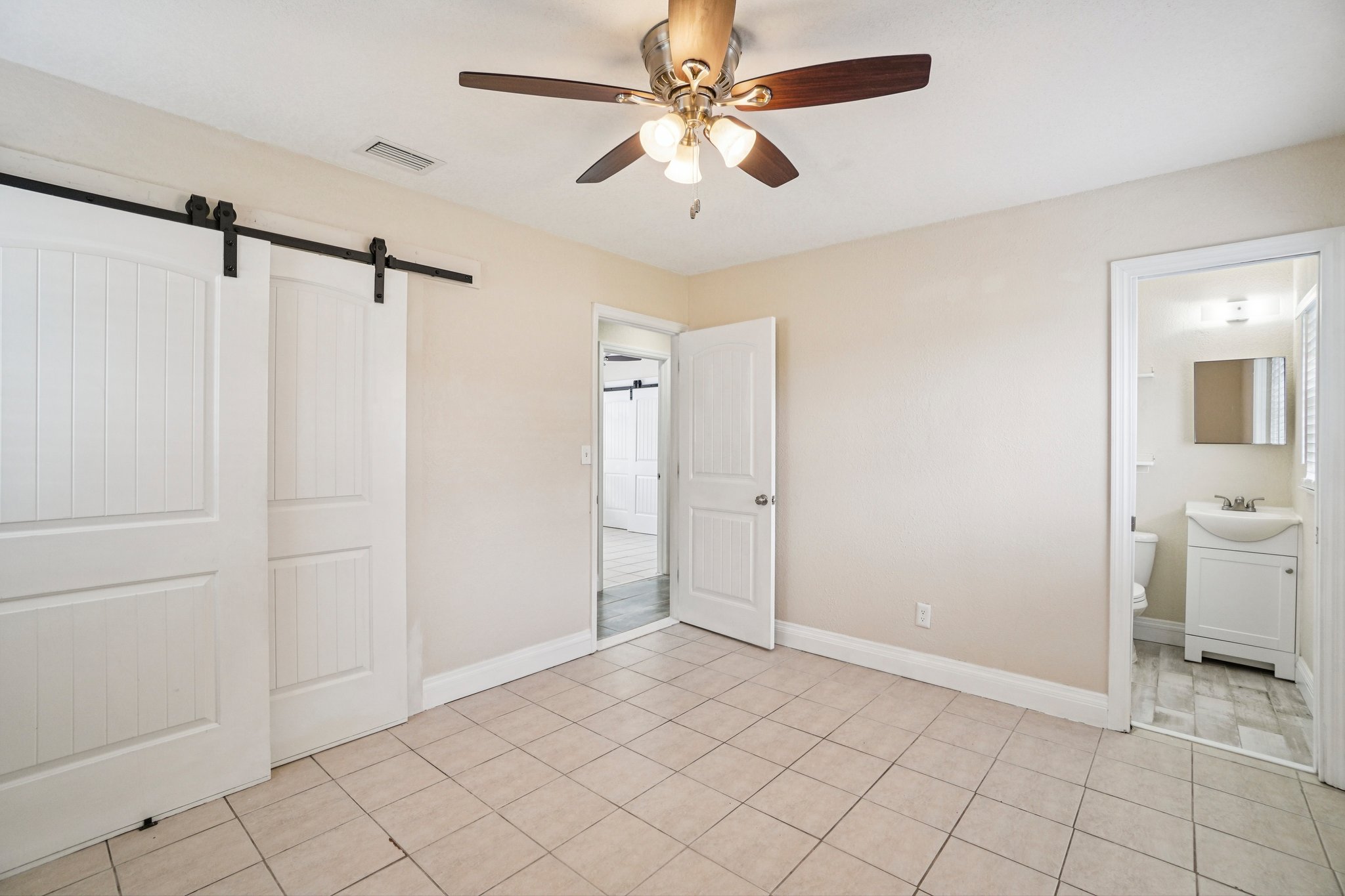 Firefly Ln-S1104-027.jpg