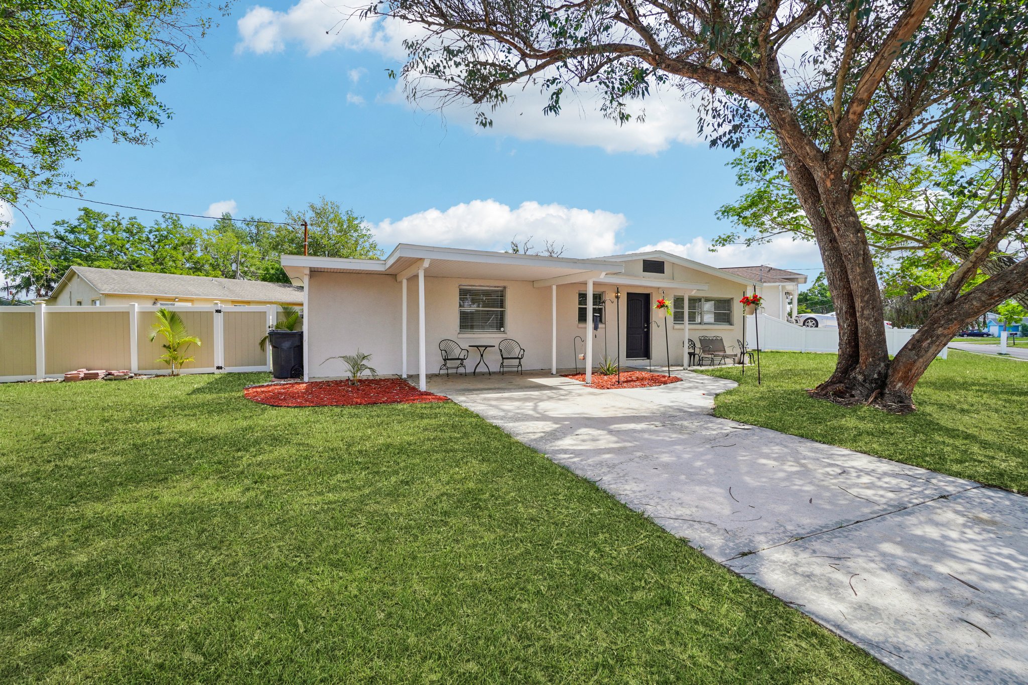 Firefly Ln-S1104-037.jpg