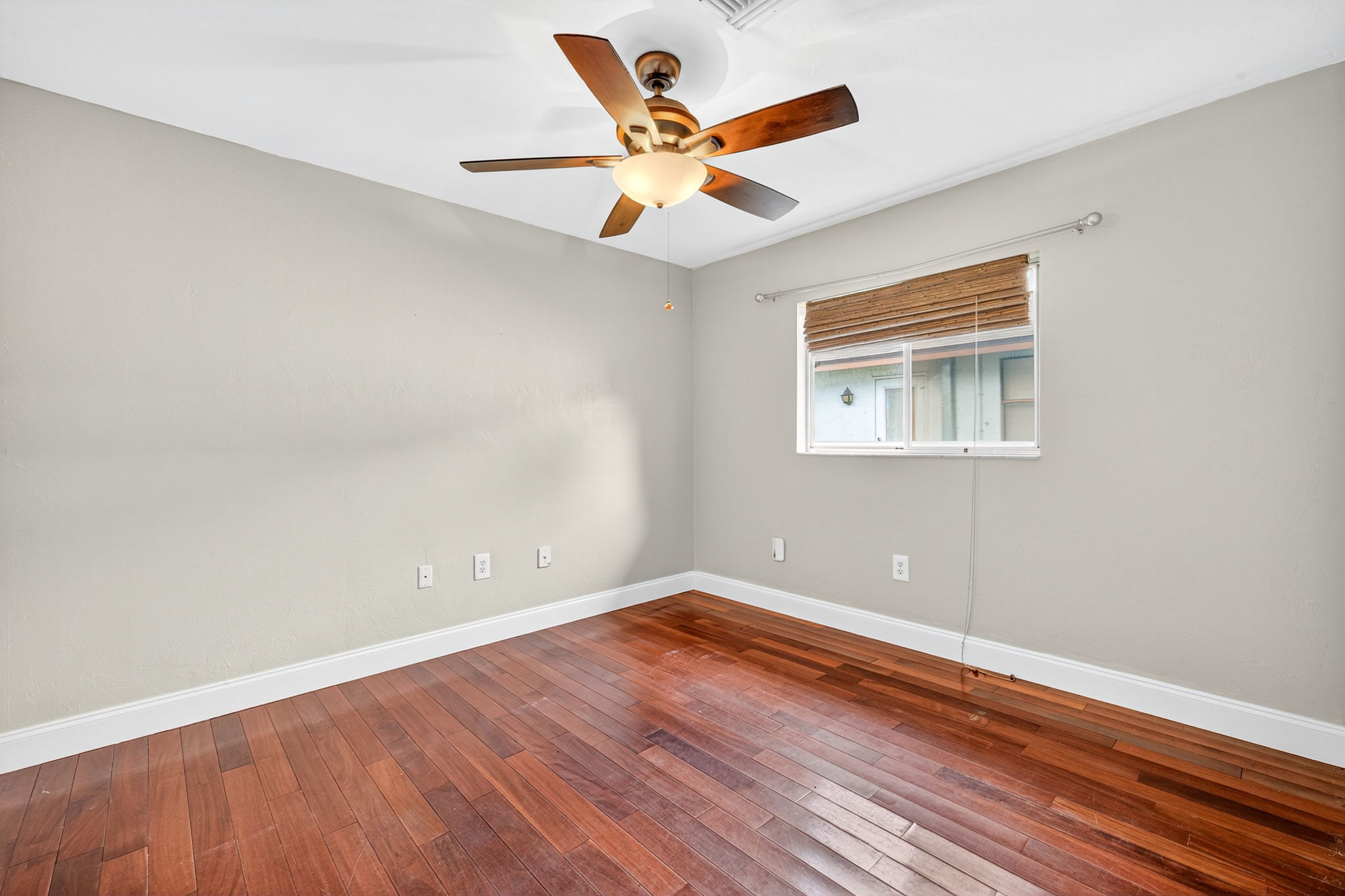 Guest Bedroom 2 - 1 of 2