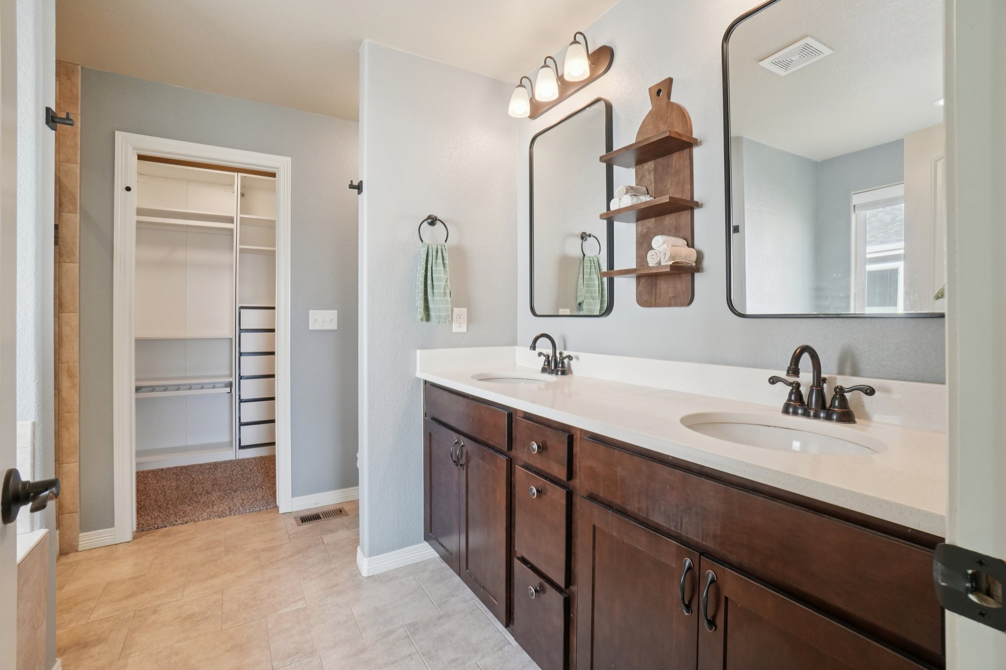 Mount Rainier St-S0312-032.jpg