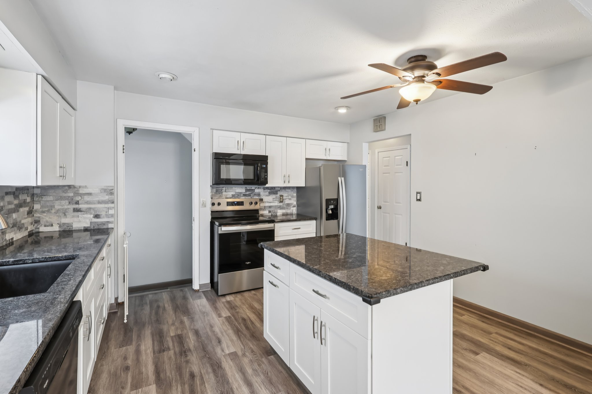 Orchardview Rd-S1202-020.jpg