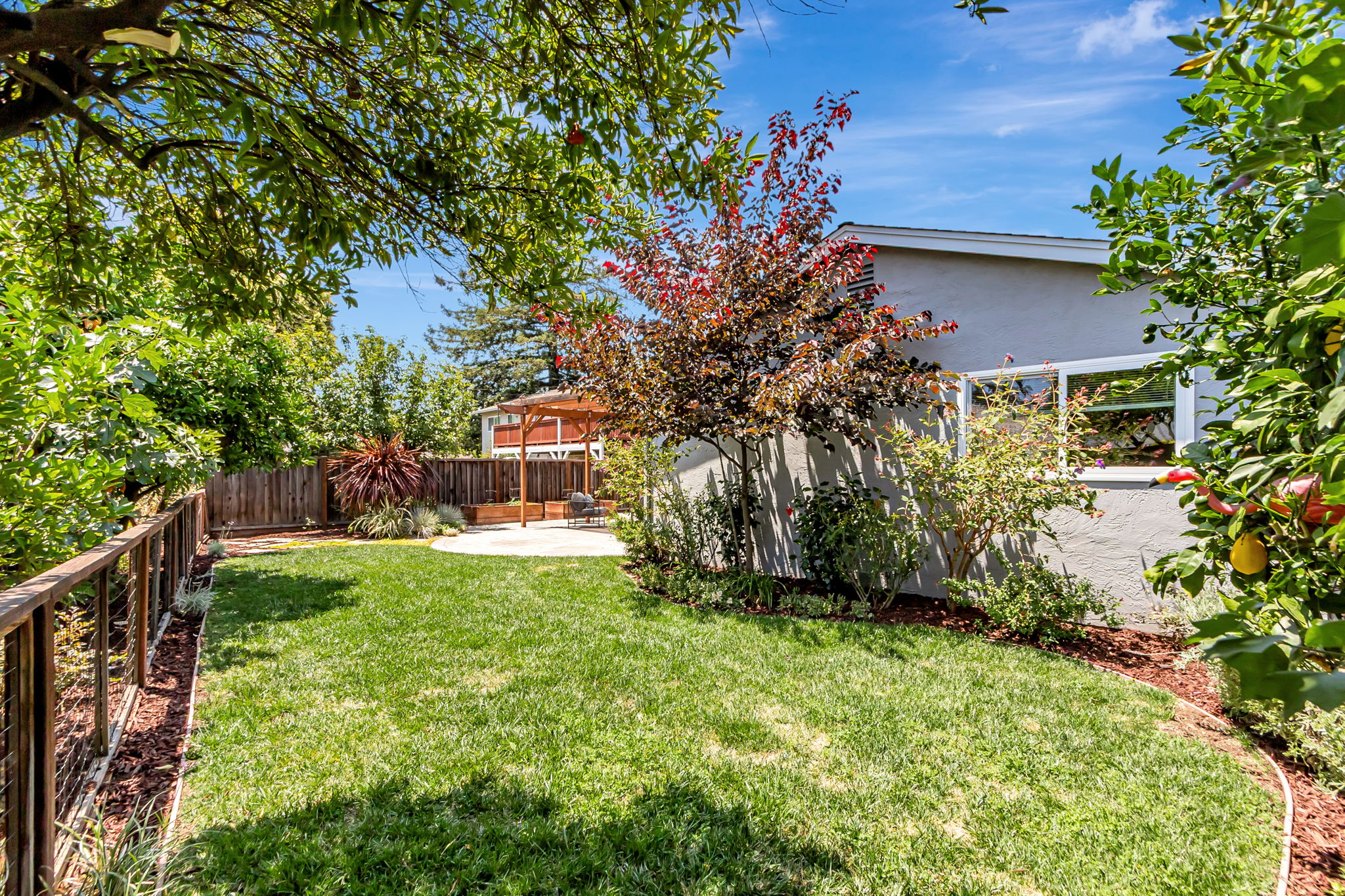 055_5412 Starcrest Dr