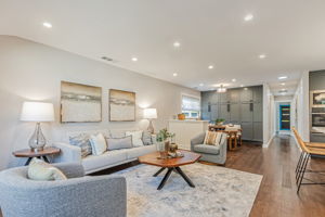 009_5412 Starcrest Dr