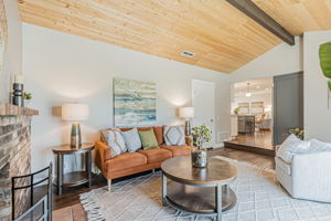014_5412 Starcrest Dr