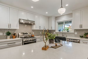 019_5412 Starcrest Dr