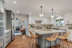 020_5412 Starcrest Dr