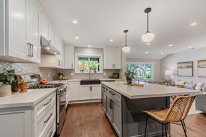 021_5412 Starcrest Dr
