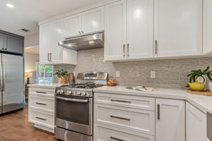 023_5412 Starcrest Dr
