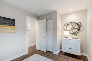 033_5412 Starcrest Dr