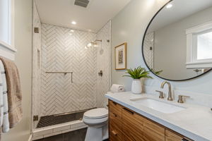 045_5412 Starcrest Dr