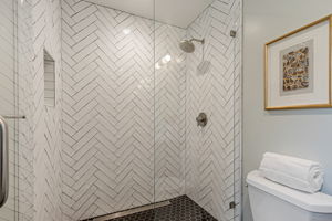 046_5412 Starcrest Dr