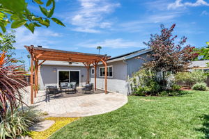 048_5412 Starcrest Dr