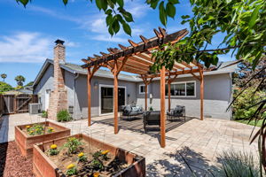050_5412 Starcrest Dr
