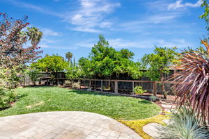 053_5412 Starcrest Dr