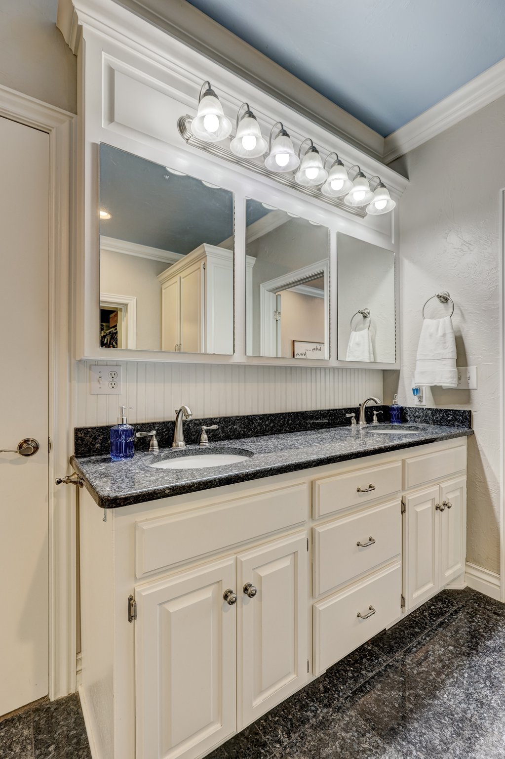  Photo 63