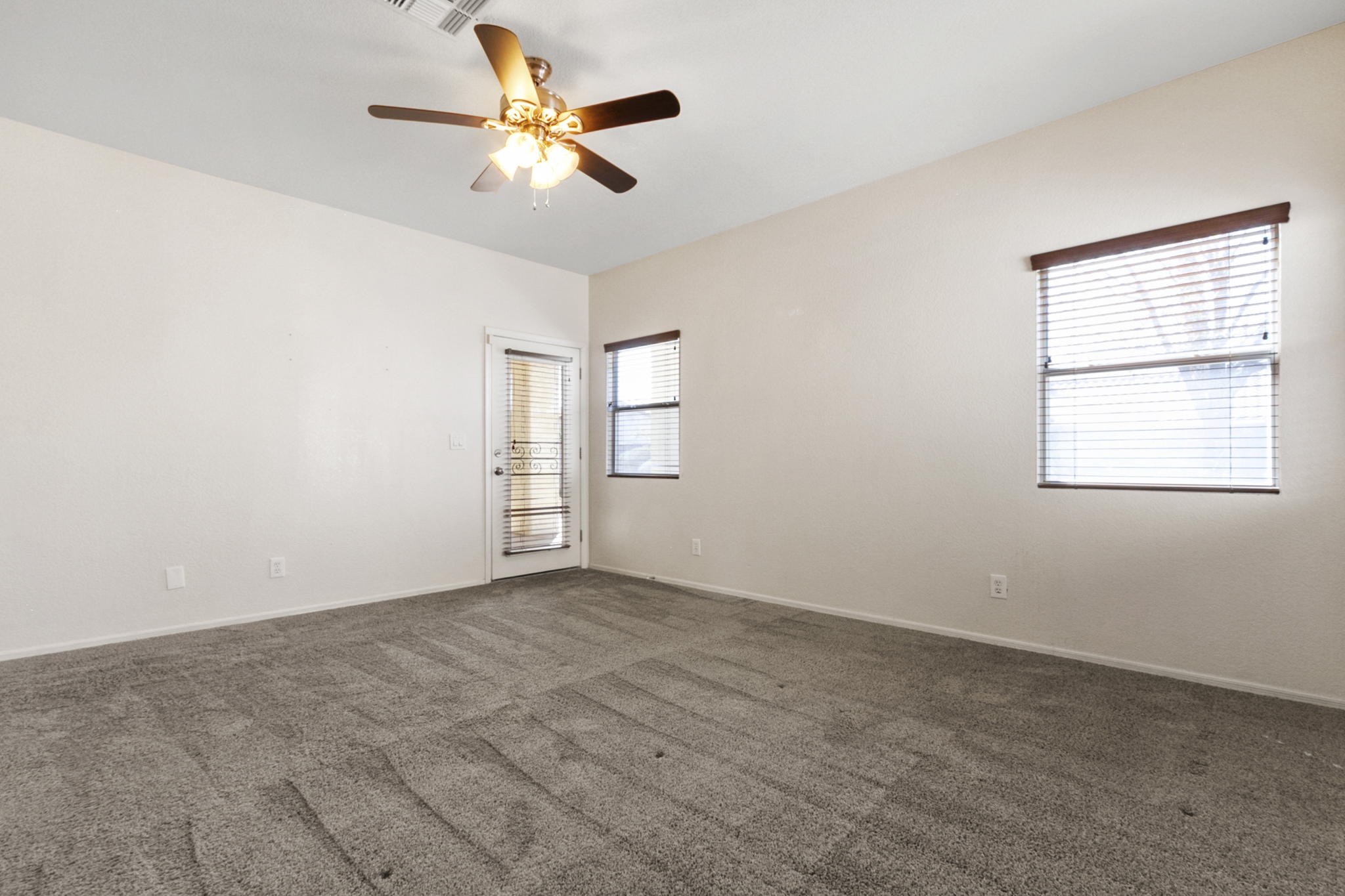 5413 Rusty Anchor Ct, Las Vegas, NV 89130, USA Photo 28