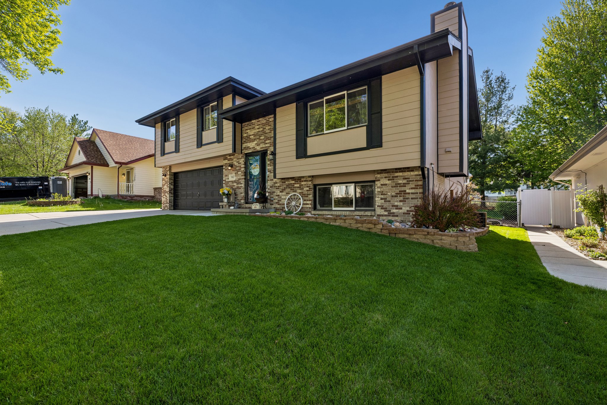 5417 S 78th St_003.jpg