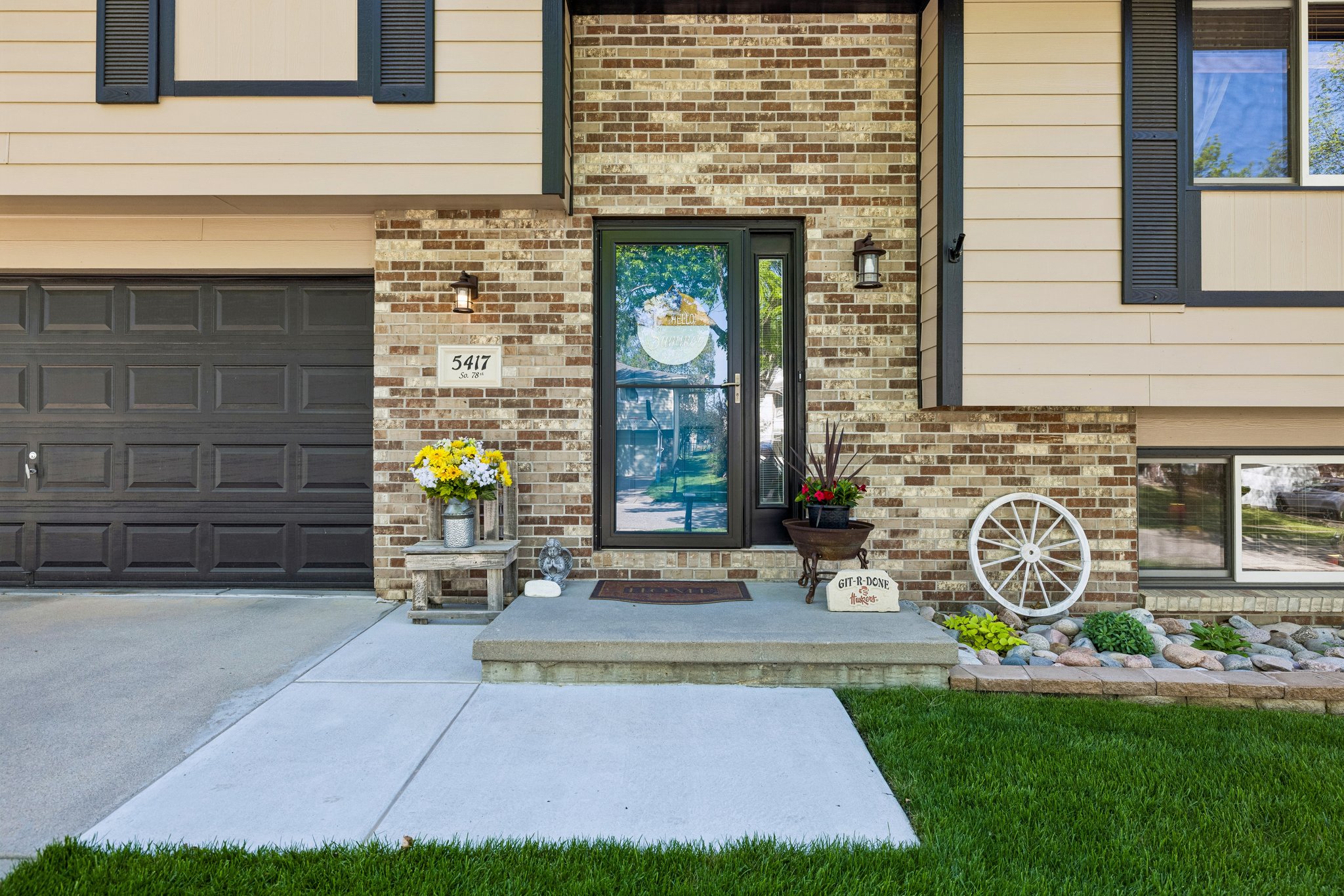 5417 S 78th St_004.jpg