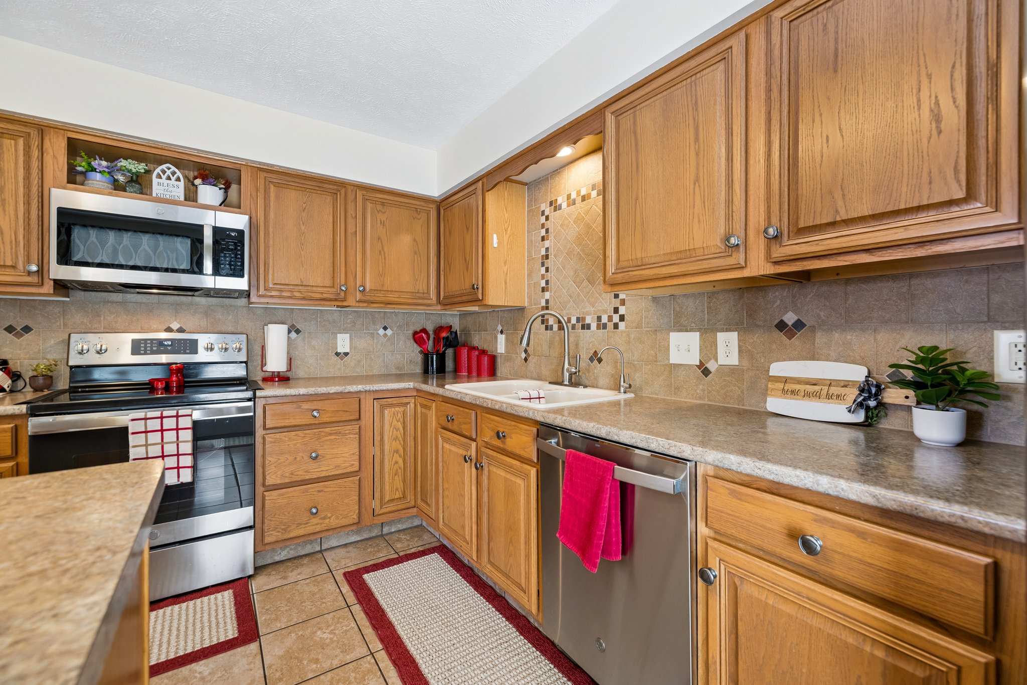 5417 S 78th St_011.jpg