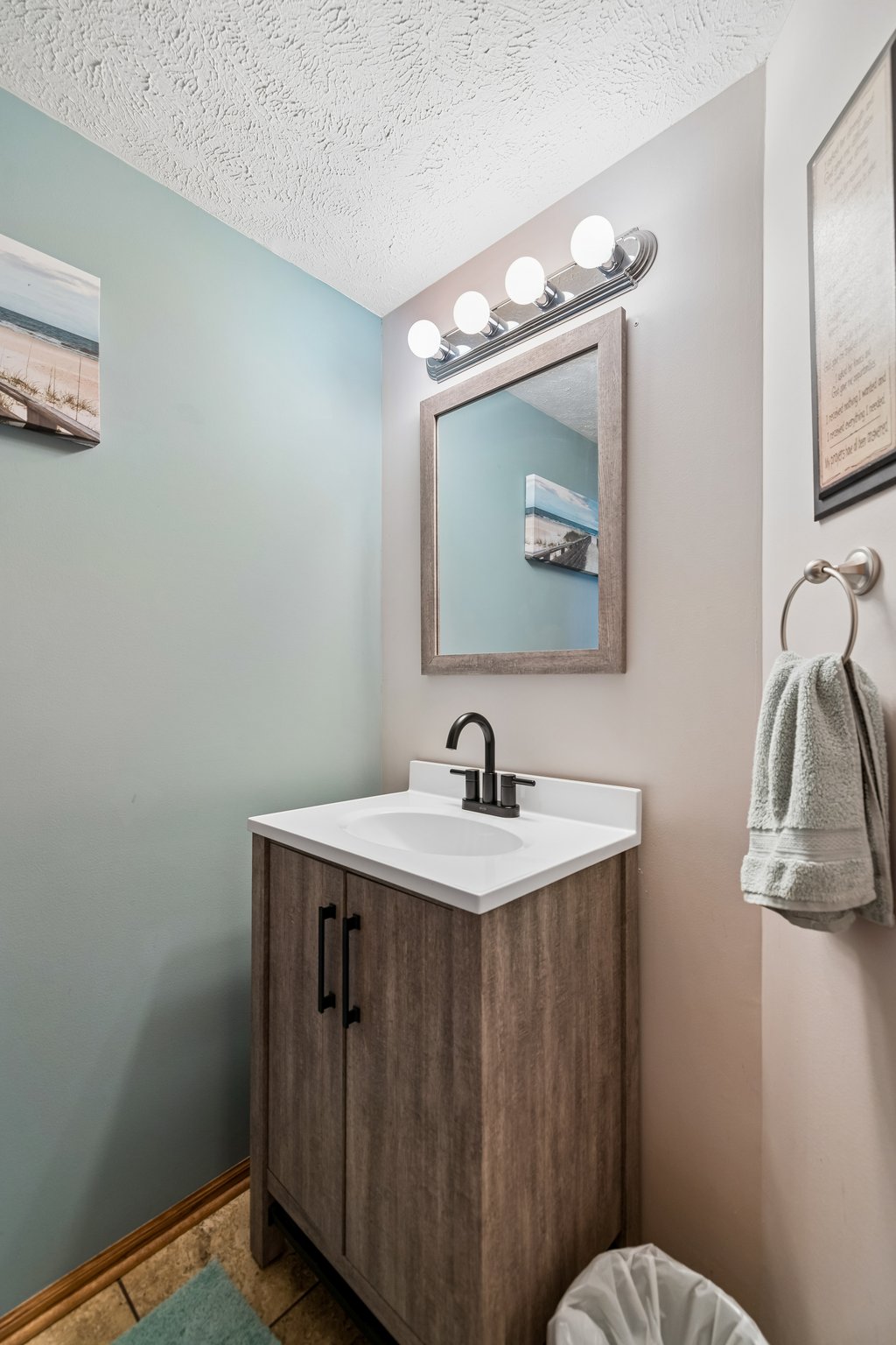 5417 S 78th St_019.jpg