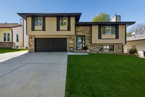 5417 S 78th St_001.jpg