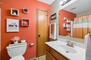 5417 S 78th St_013.jpg