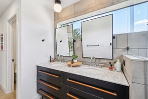 Samuel Huston Ave 2-S2908-045.jpg