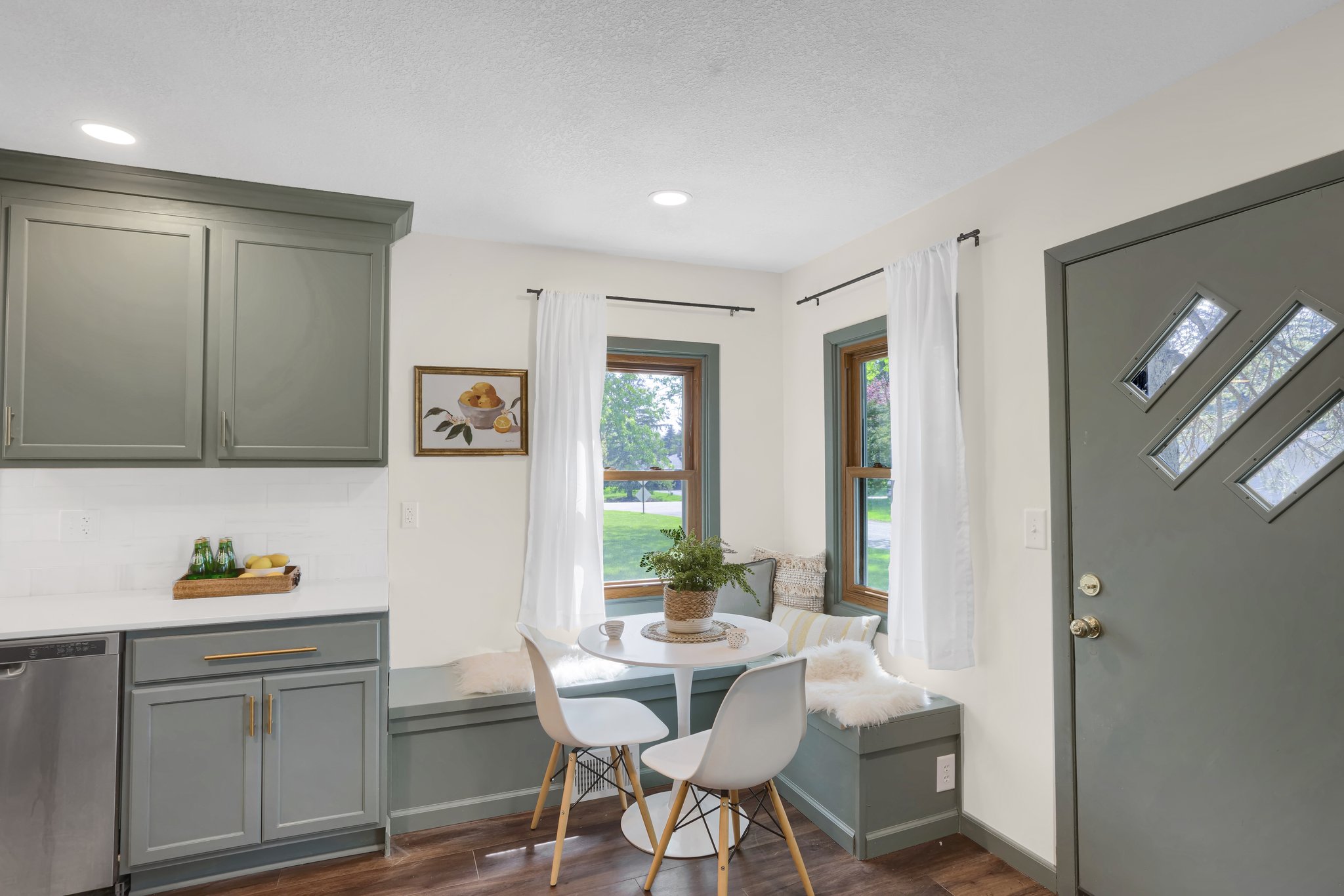 Eat In Kitchen
