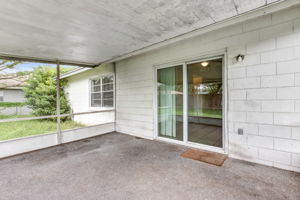 Screened-in Porch